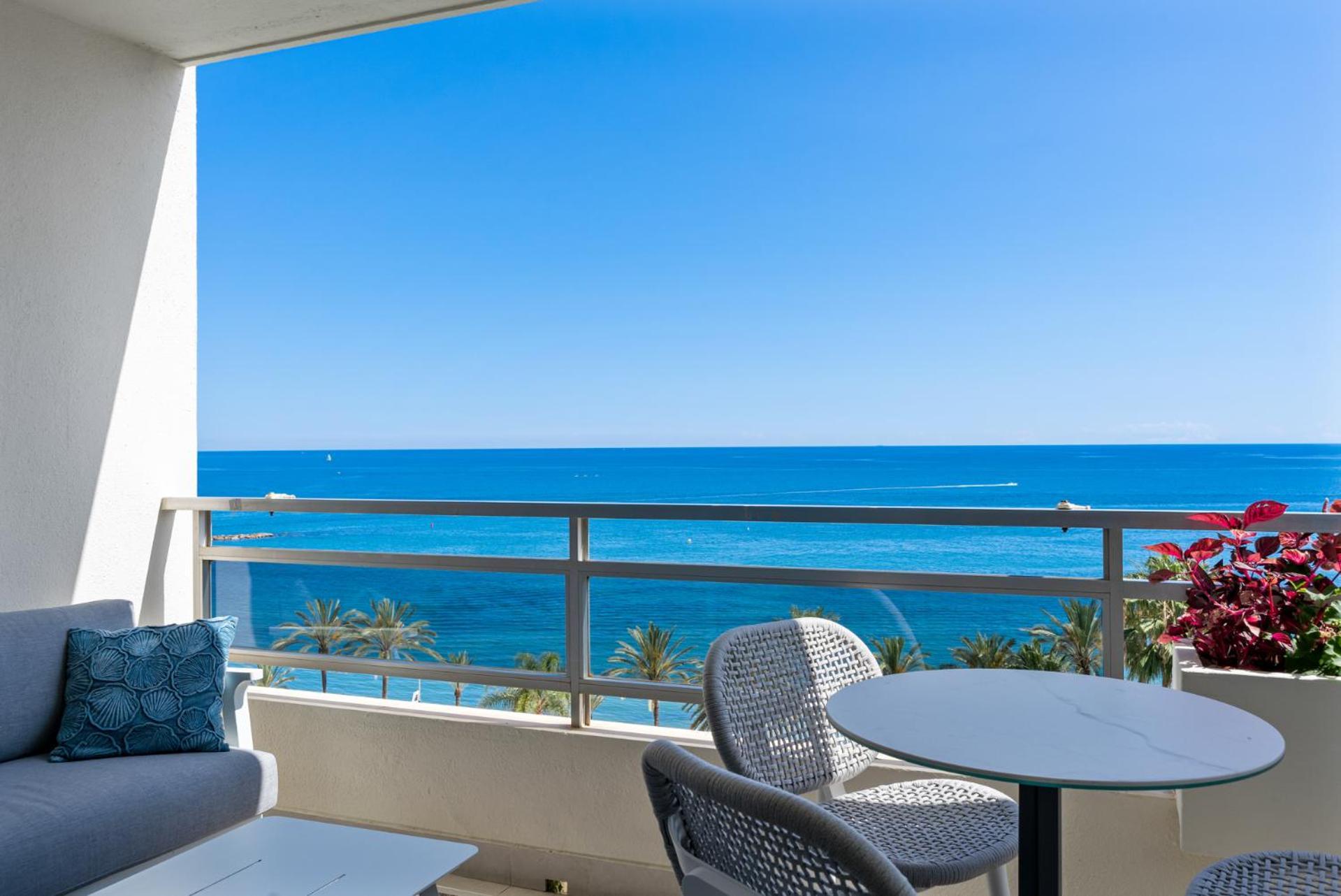 Lejlighed Front With Pool Marbella